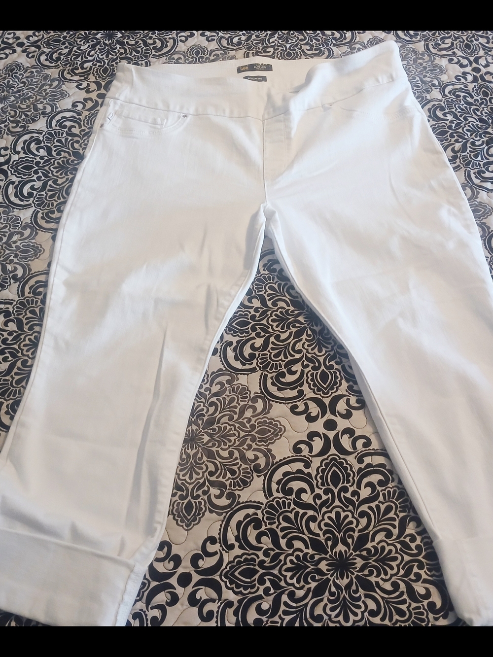White Cropped Pants